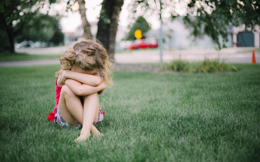 Las viudas de COVID-19 dicen que necesitan ayuda mientras sus hijos luchan contra el dolor y la ansiedad