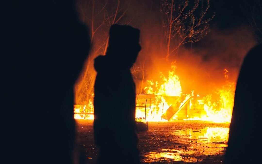 ¿Por qué los niños hacen fuego?