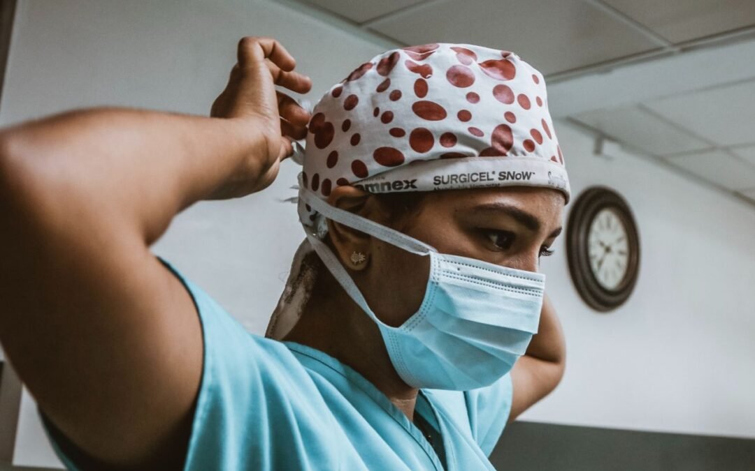 Las trabajadoras médicas enfrentaron un mayor estrés moral