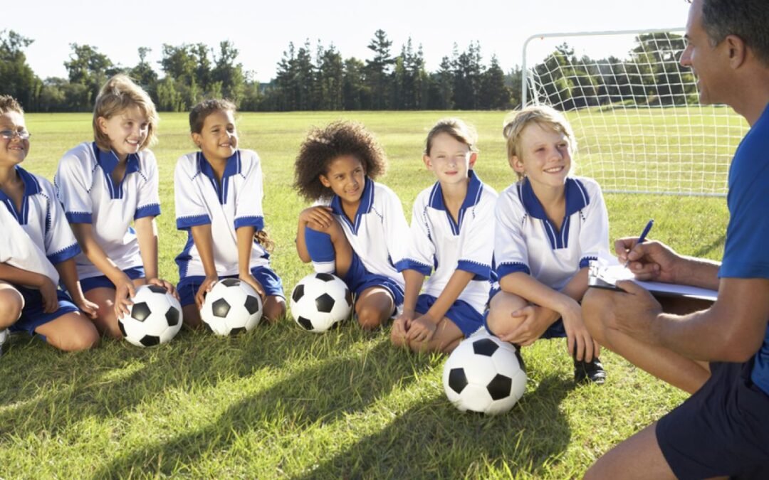 ¿El entrenador de su hijo es condescendiente (abusivo), exigente o comprensivo?