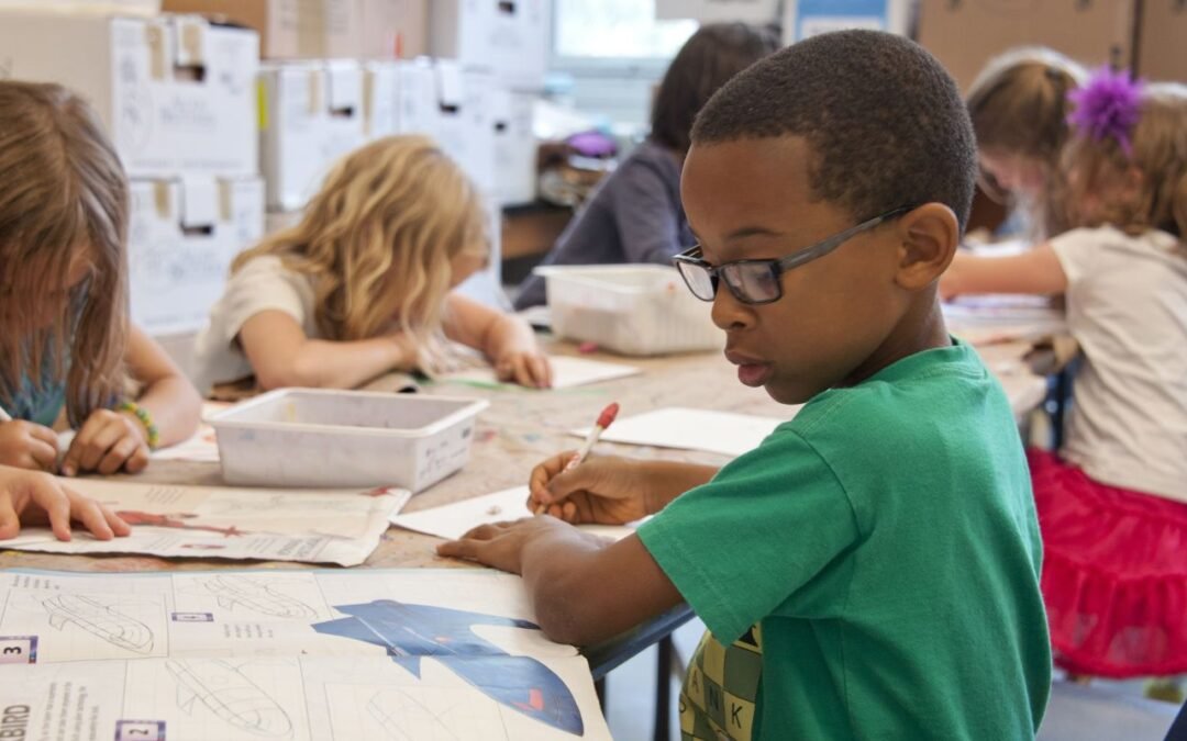 Implicaciones del confinamiento por COVID para estudiantes y familias