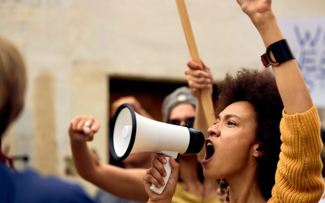 Cuando ver imágenes de brutalidad policial crea trauma