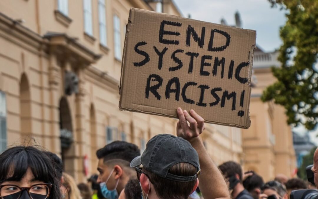 ¿Los blancos consideran a su raza la más humana?