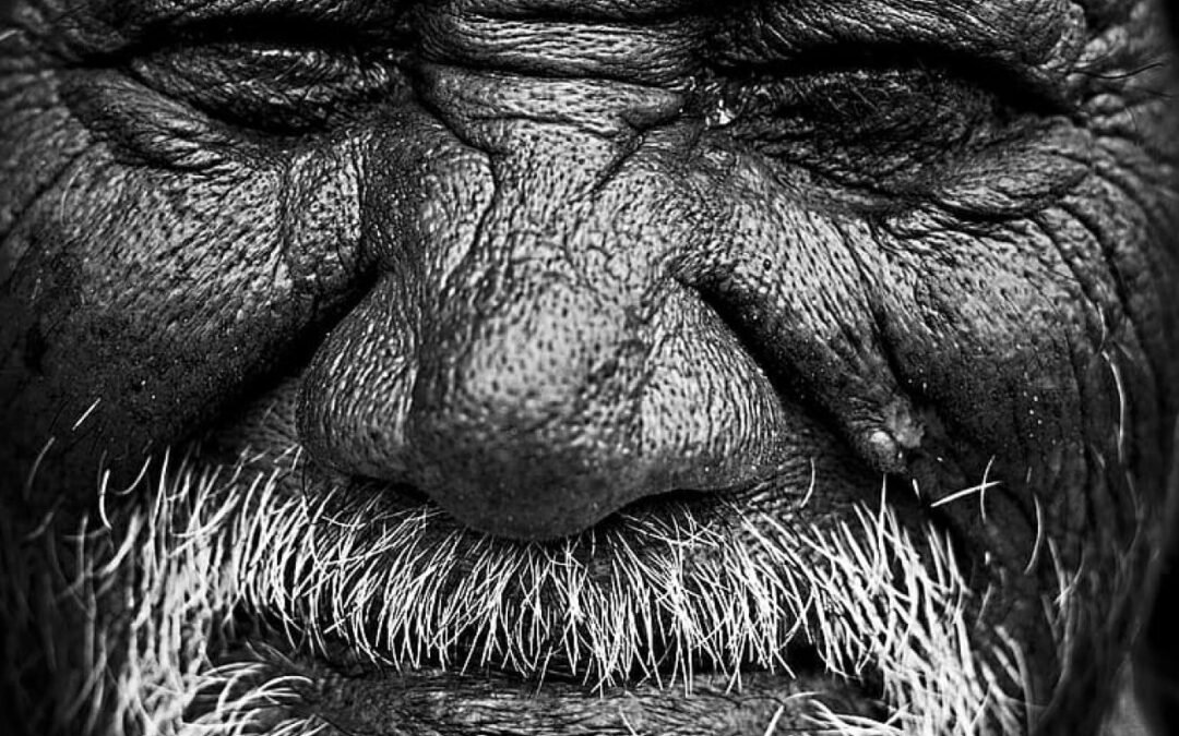 Aquí le mostramos cómo ser más feliz a medida que envejece