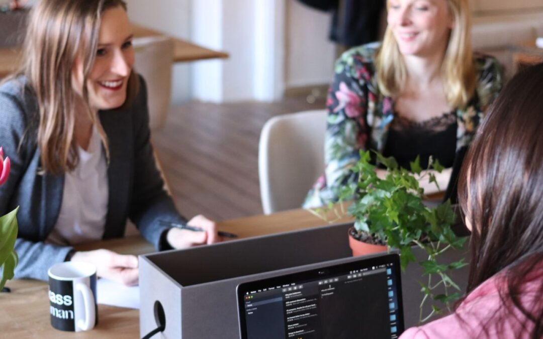 Por qué no deberías hacer amigos en el trabajo