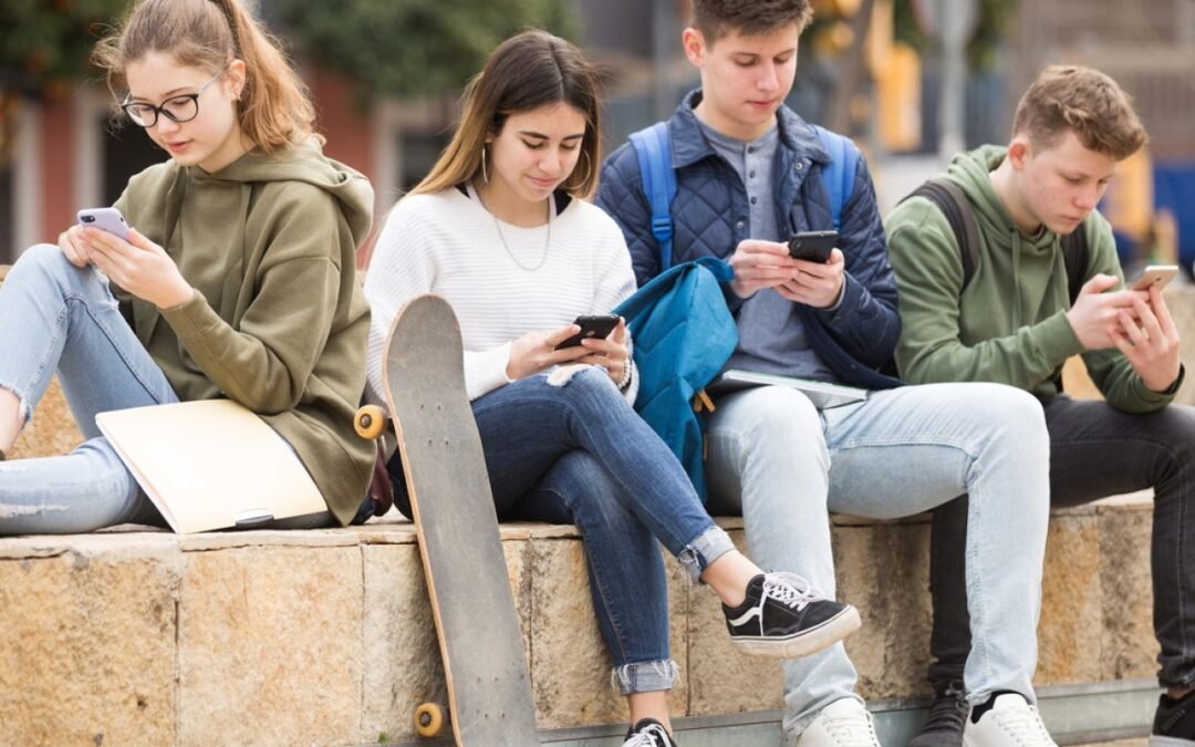 Tratar de resolver un conflicto a través de mensajes de texto puede generar confusión